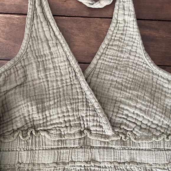 💗Sold 💗 Tie-Neck Halter 💗 - Picture 2 of 6